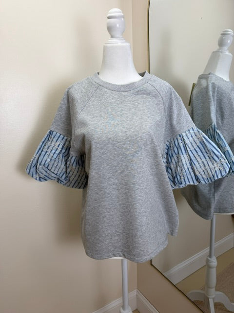 Sweatshirt top with blue balloon sleeves