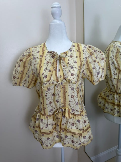 Floral front tie puff sleeve blouse